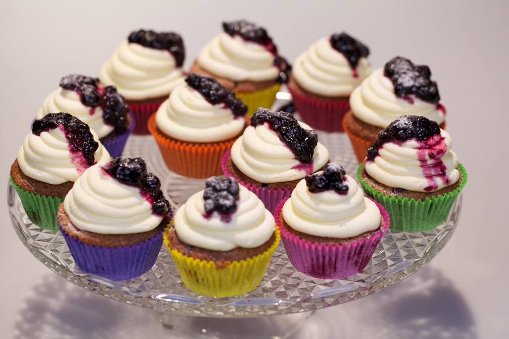 Rood fruitcupcakes met roomkaas recept 24Kitchen
